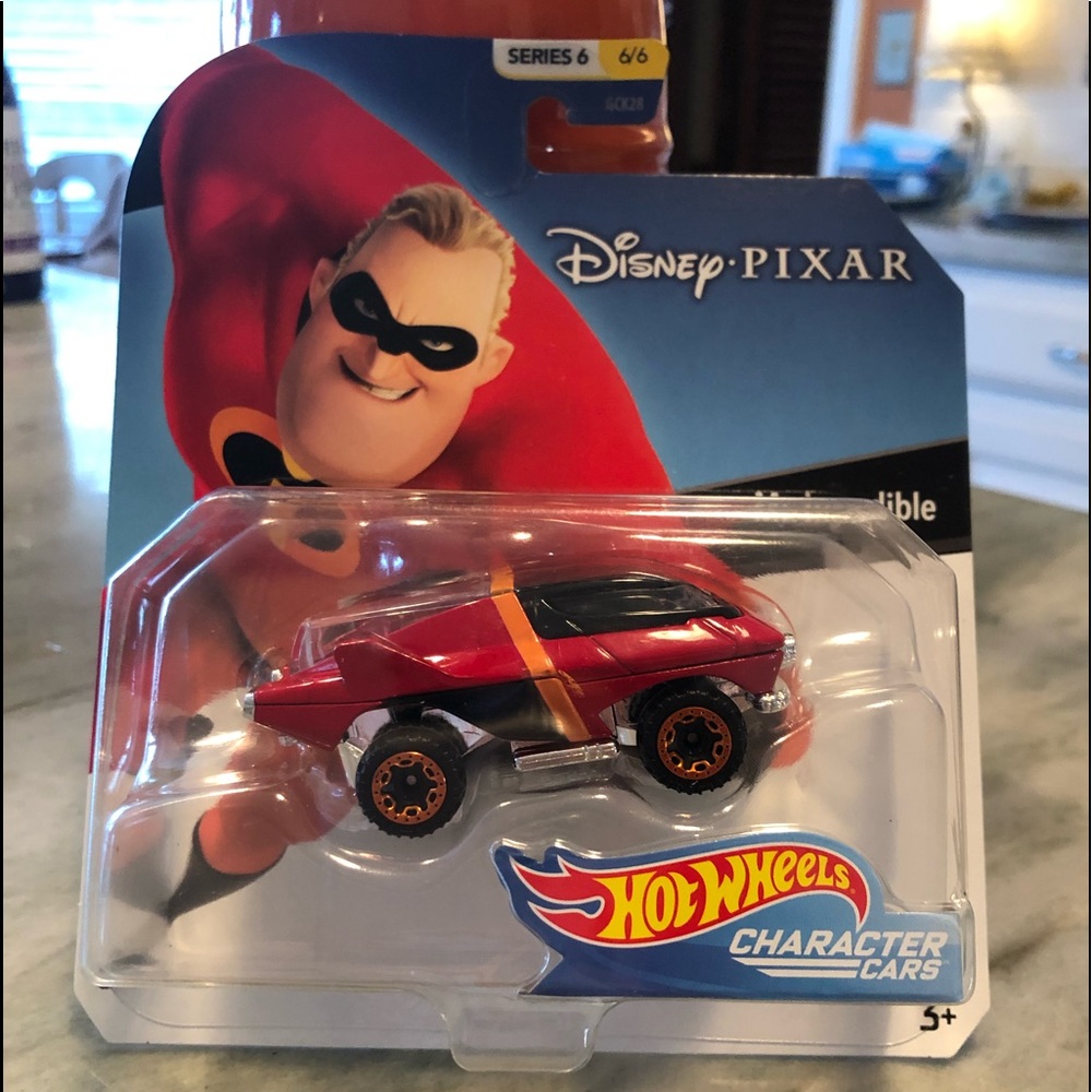 Disney PIXAR Mr. Incredible Hot Wheels Character Car